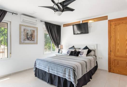 Resale - Finca / Country Property - Catral