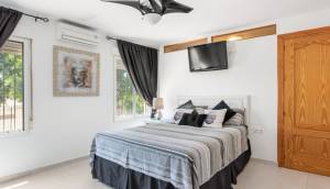 Resale - Finca / Country Property - Catral