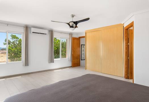 Resale - Finca / Country Property - Catral