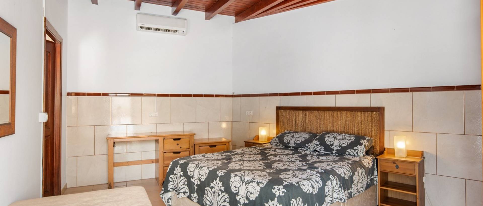Resale - Finca / Country Property - Catral