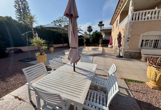 Resale - Villa - Benferri