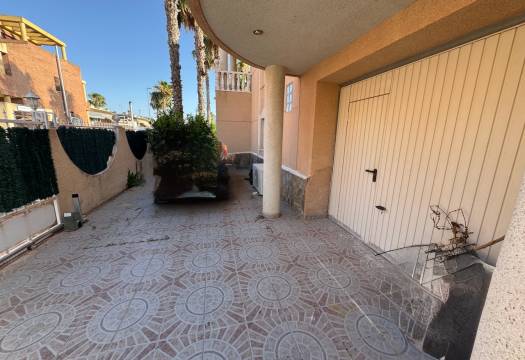 Resale - Villa - Benferri