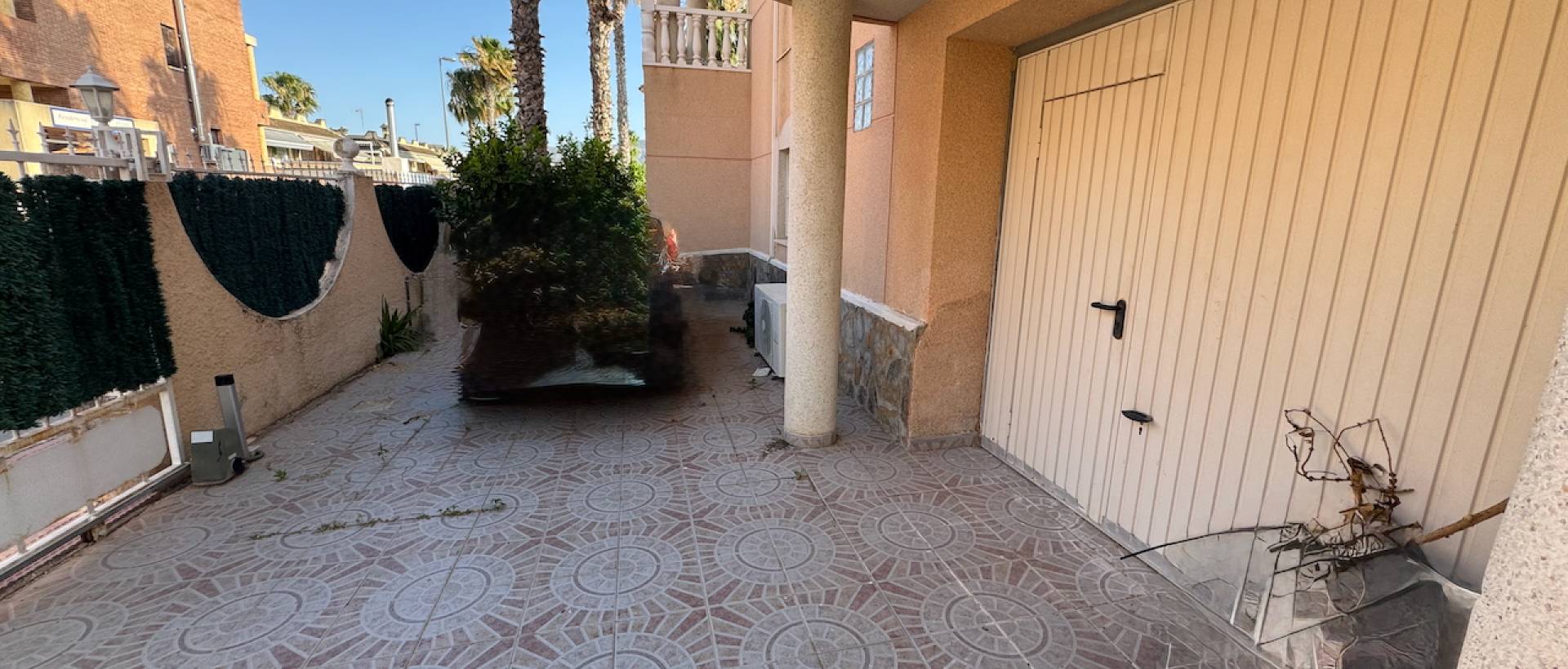Resale - Villa - Benferri