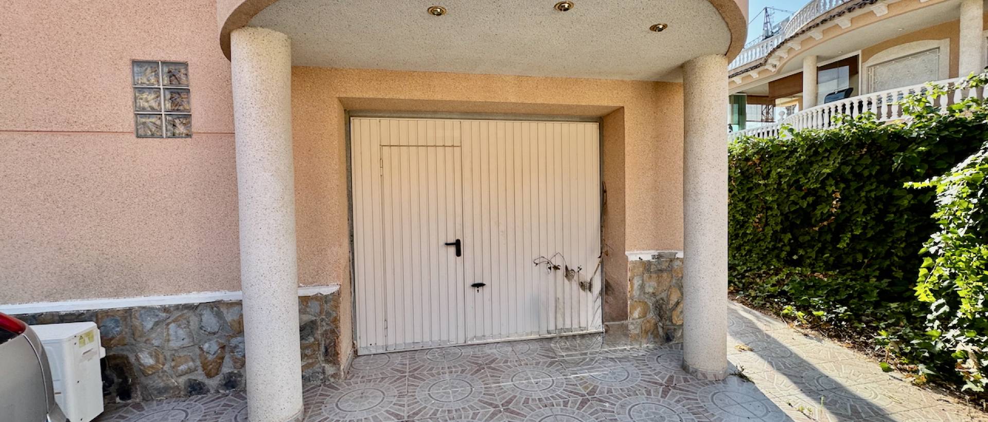 Resale - Villa - Benferri