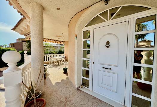 Resale - Villa - Benferri
