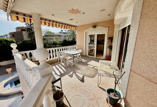 Resale - Villa - Benferri