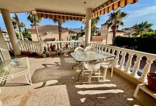 Resale - Villa - Benferri