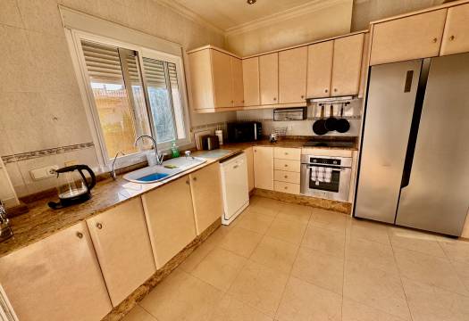Resale - Villa - Benferri
