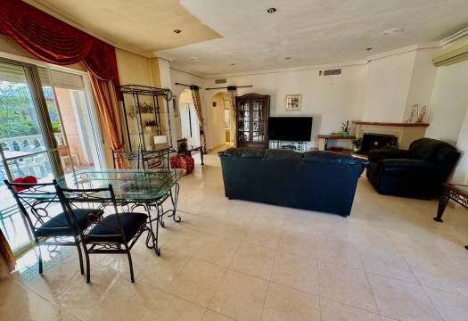 Resale - Villa - Benferri