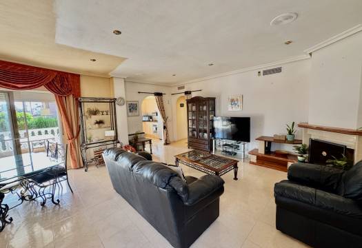 Resale - Villa - Benferri
