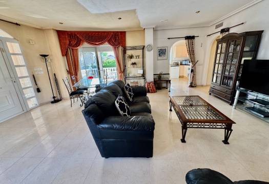 Resale - Villa - Benferri