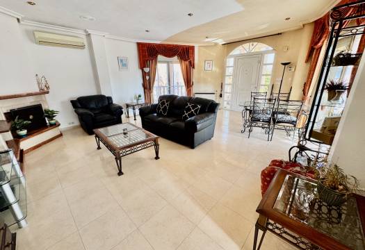 Resale - Villa - Benferri