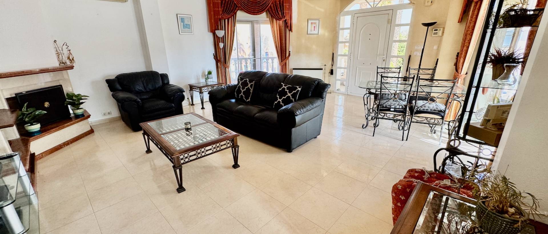 Resale - Villa - Benferri