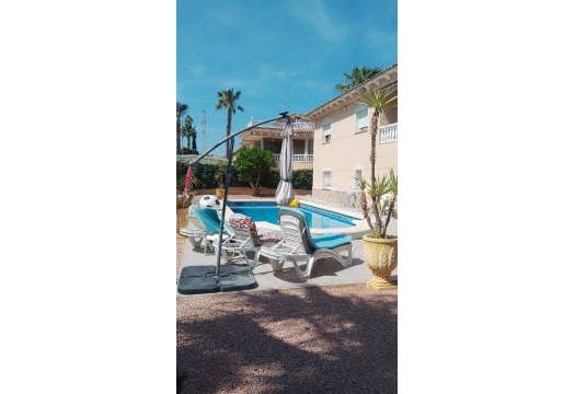 Resale - Villa - Benferri