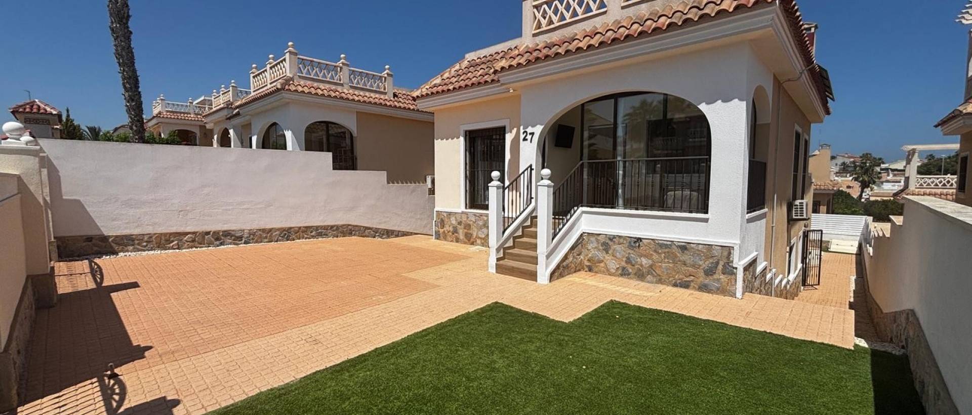 Resale - Villa / Detached - Ciudad Quesada