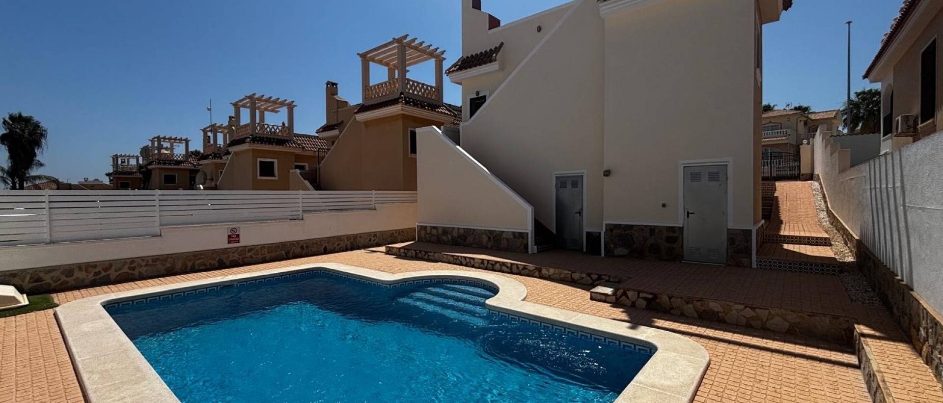 Resale - Villa / Detached - Ciudad Quesada