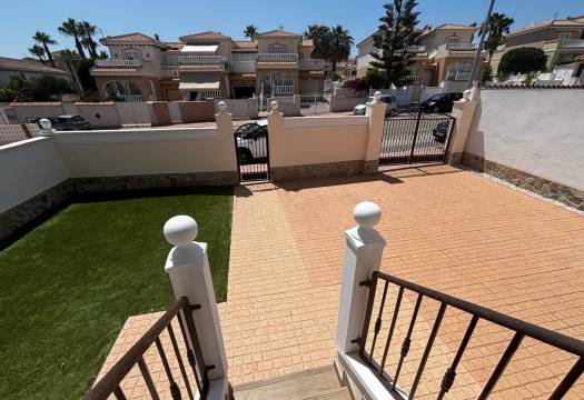 Resale - Villa / Detached - Ciudad Quesada