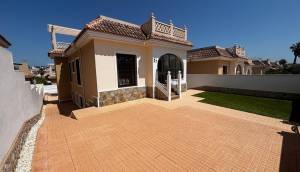 Resale - Villa / Detached - Ciudad Quesada
