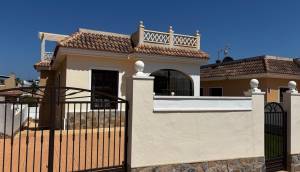 Resale - Villa / Detached - Ciudad Quesada