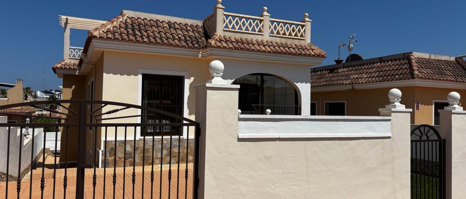 Resale - Villa / Detached - Ciudad Quesada