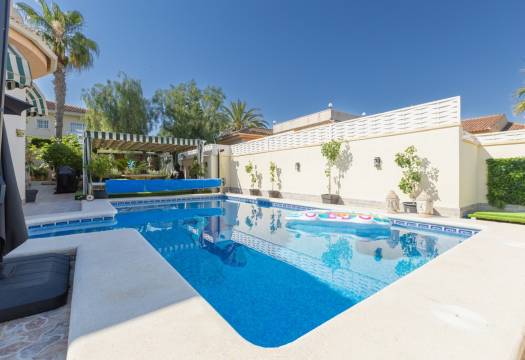 Resale - Villa - Benijofar
