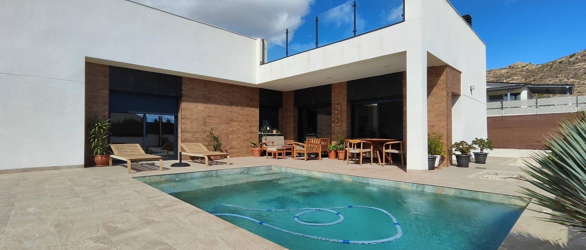 Obra Nueva - Villa / Chalet - Pinoso - Lel
