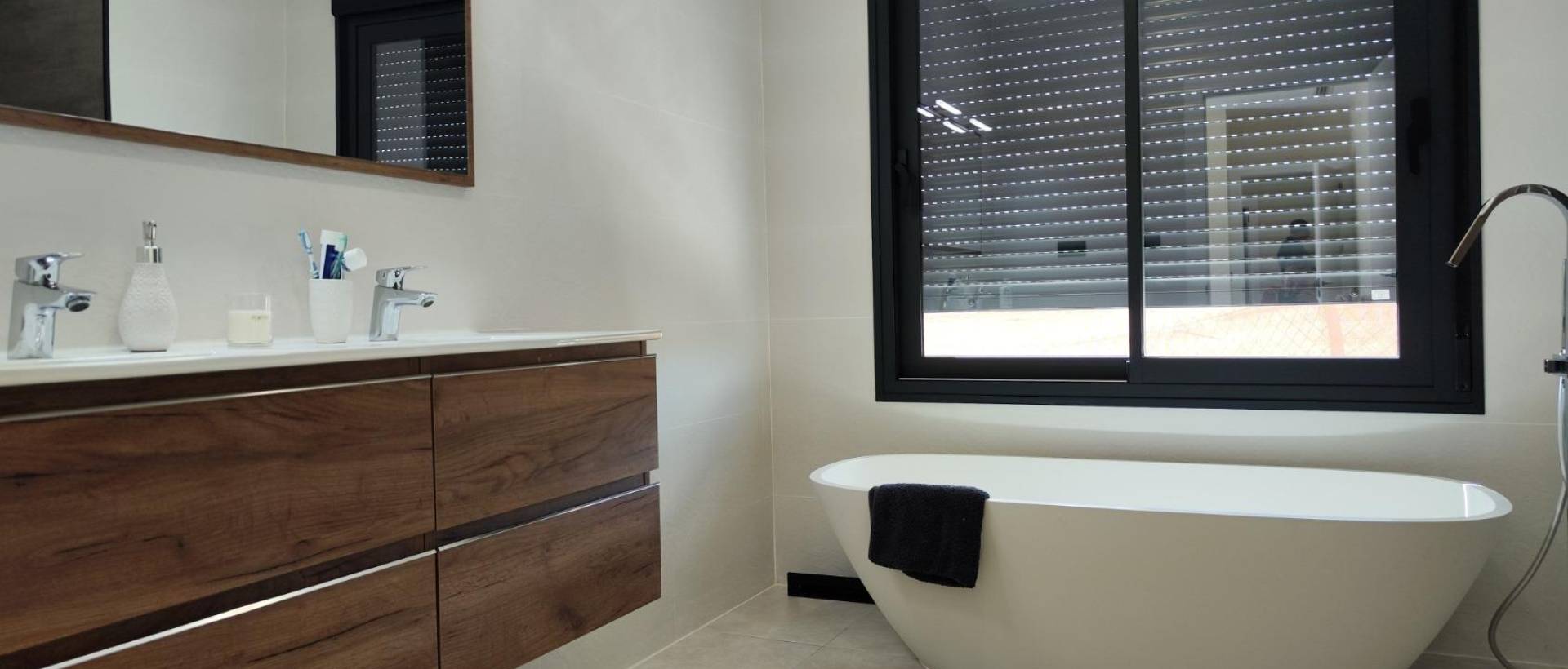 Obra Nueva - Villa / Chalet - Pinoso - Lel