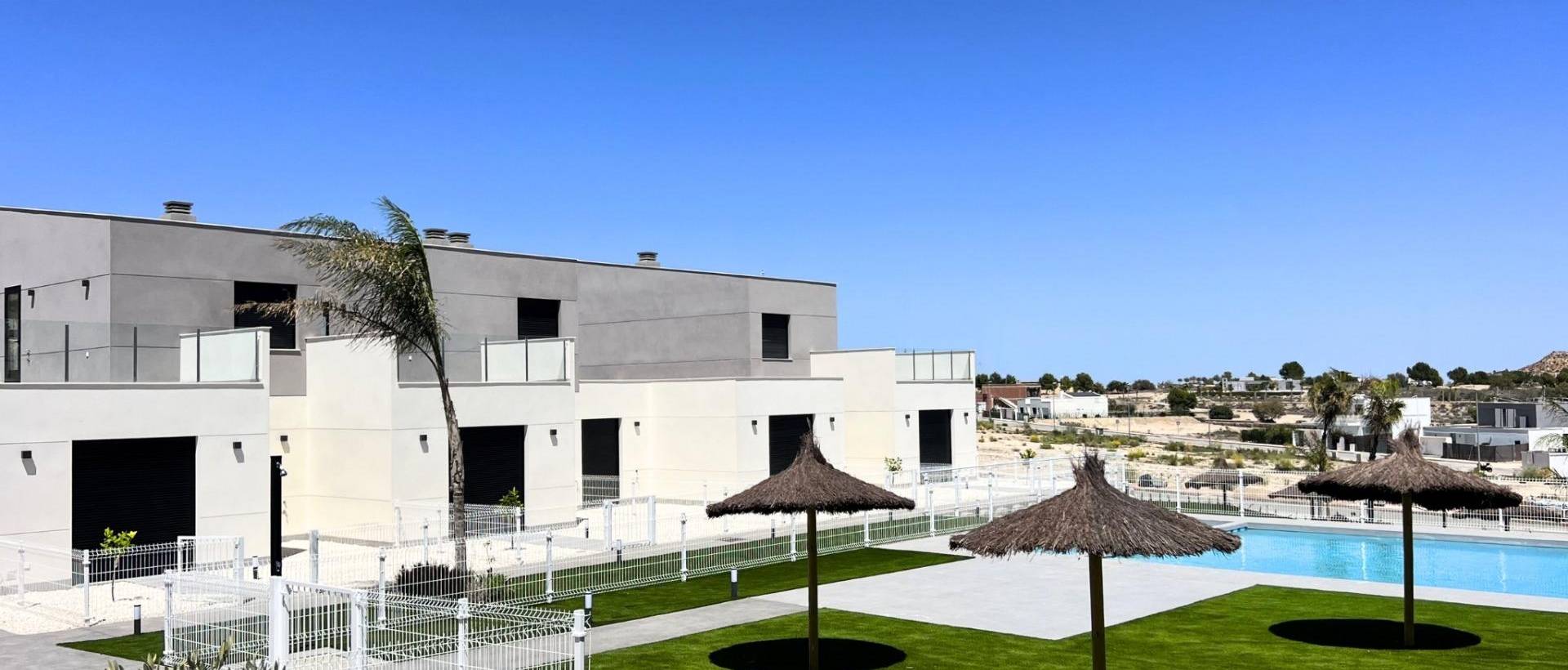 Obra Nueva - Adosado - BAÑOS Y MENDIGO - Altaona Golf
