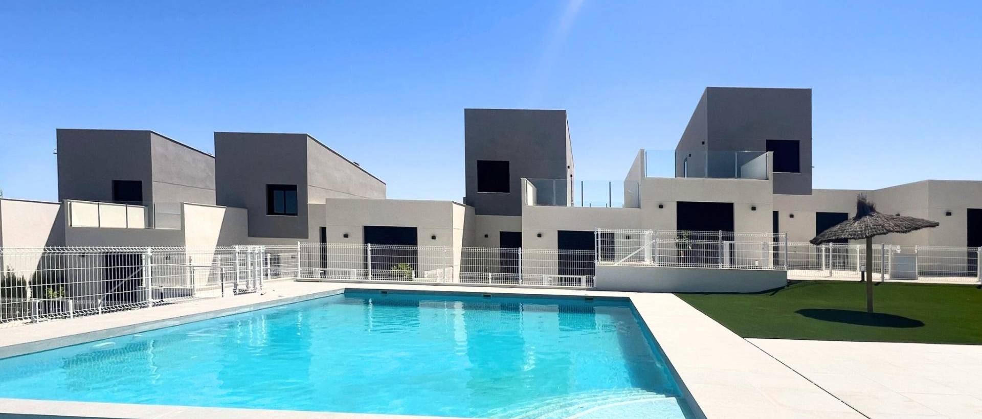 Obra Nueva - Semidetached - BAÑOS Y MENDIGO - Altaona Golf