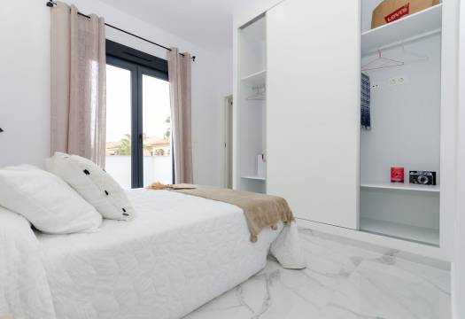 Obra Nueva - Villa / Chalet - Torrevieja - Torretas
