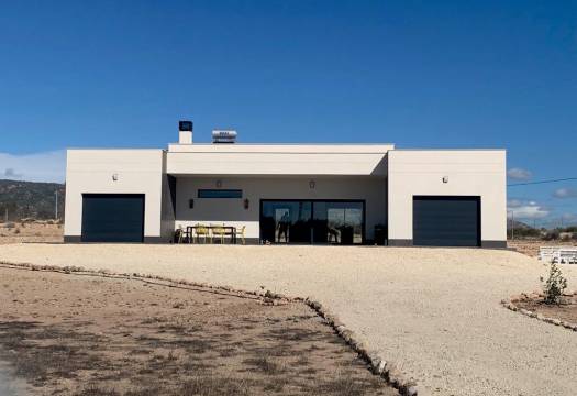 Villa / Chalet - Obra Nueva - Pinoso - Camino Del Prado