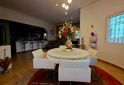 Resale - Villa - Catral