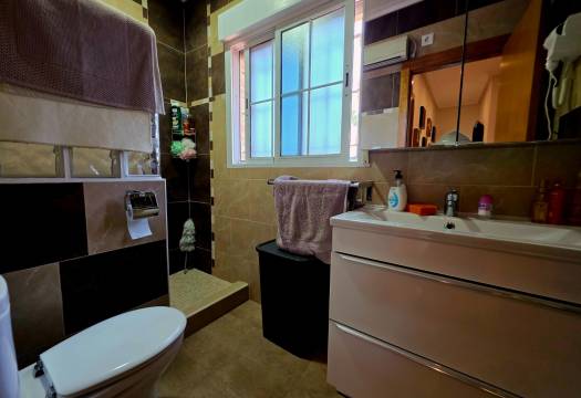 Resale - Villa - Catral