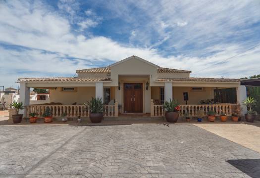 Villa / Chalet - Reventa - Heredades - Heredades