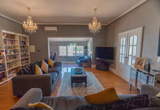 Resale - Villa - Heredades