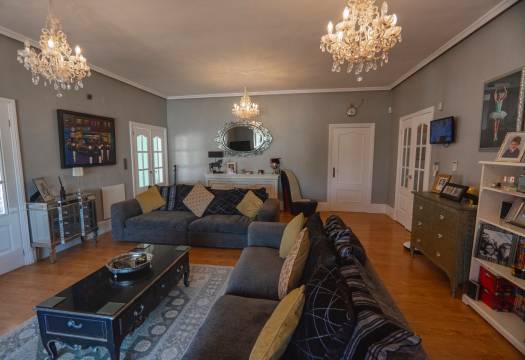 Resale - Villa - Heredades