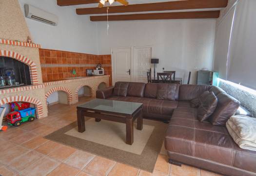 Resale - Villa - Heredades