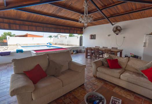 Resale - Villa - Heredades