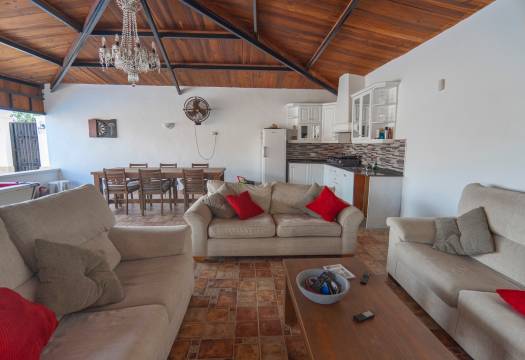 Resale - Villa - Heredades