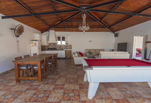 Resale - Villa - Heredades