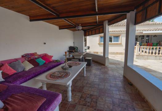 Resale - Villa - Heredades