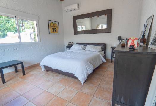 Resale - Villa - Heredades