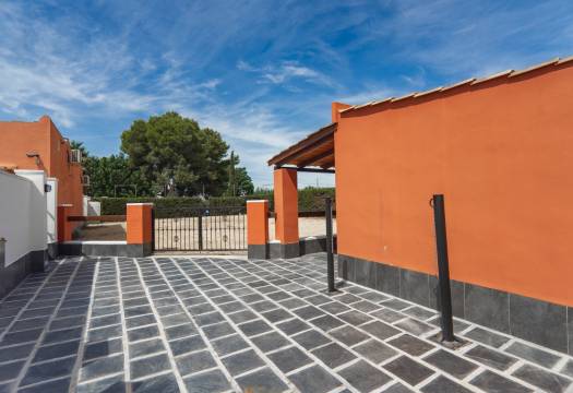 Resale - Villa - Heredades