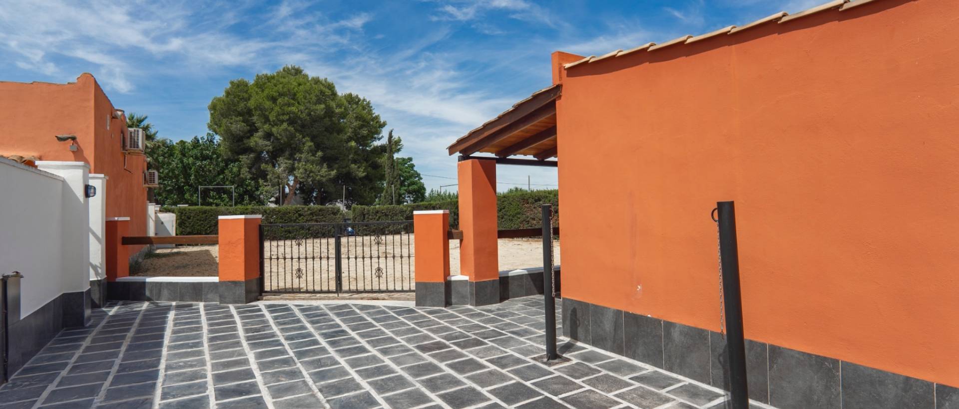 Resale - Villa - Heredades