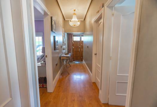 Resale - Villa - Heredades