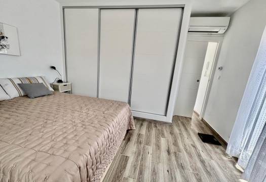 Resale - Villa - Punta Prima