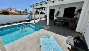 Resale - Villa - Punta Prima