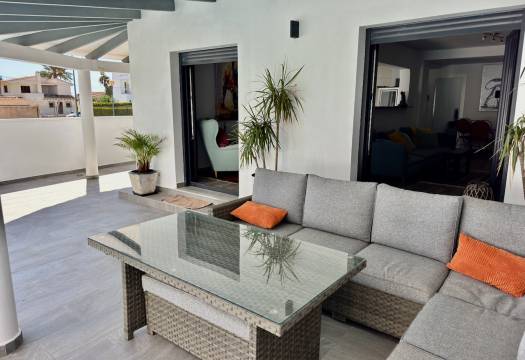 Resale - Villa - Punta Prima