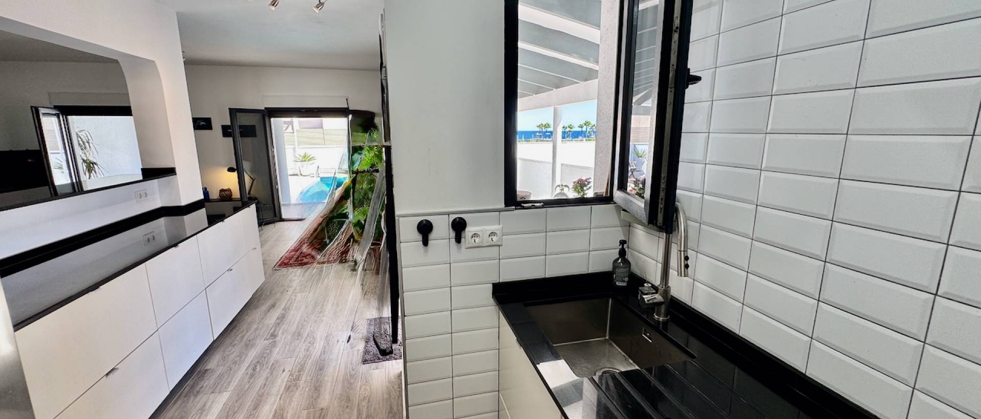 Resale - Villa - Punta Prima