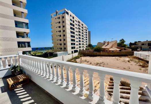 Resale - Villa - Punta Prima